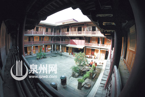 聚奎樓從沒斷過“煙火”，一直住有族人。