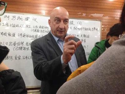 上午9時 馬航在吉隆坡召開發布會